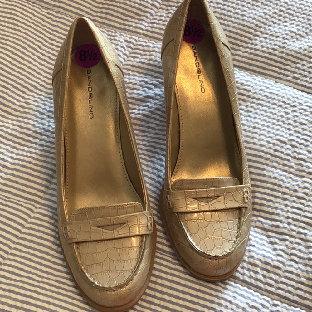 Womens Bandolino croc shoes